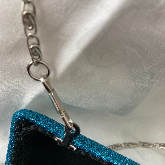 🔥HOST PICK🔥AQUAMARINE COCKTAIL BAG w/ JEWELED CLASP & DETACHABLE CHAIN STRAP - Picture 9 of 10